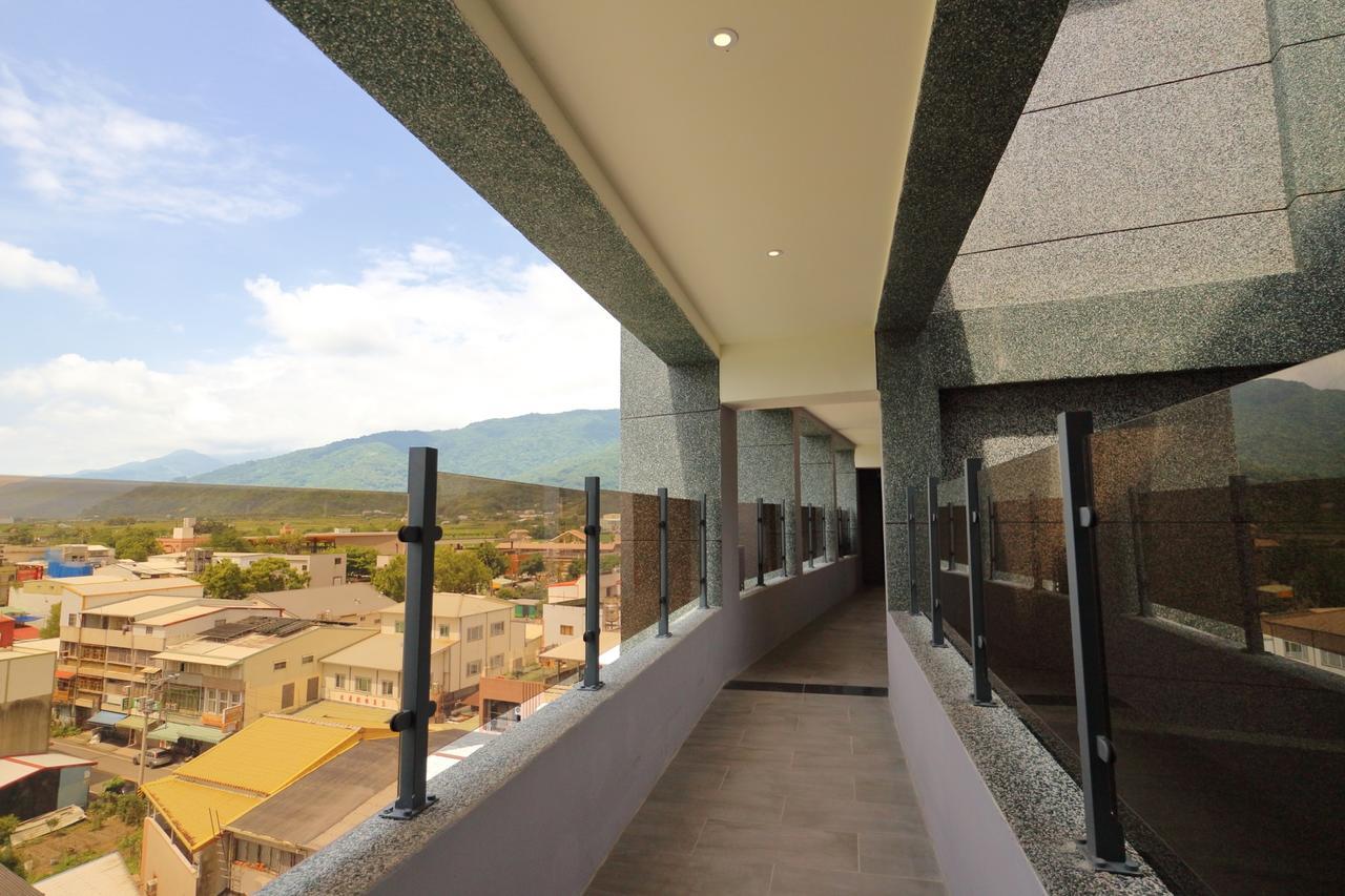 Ket Hotel Yuli Esterno foto
