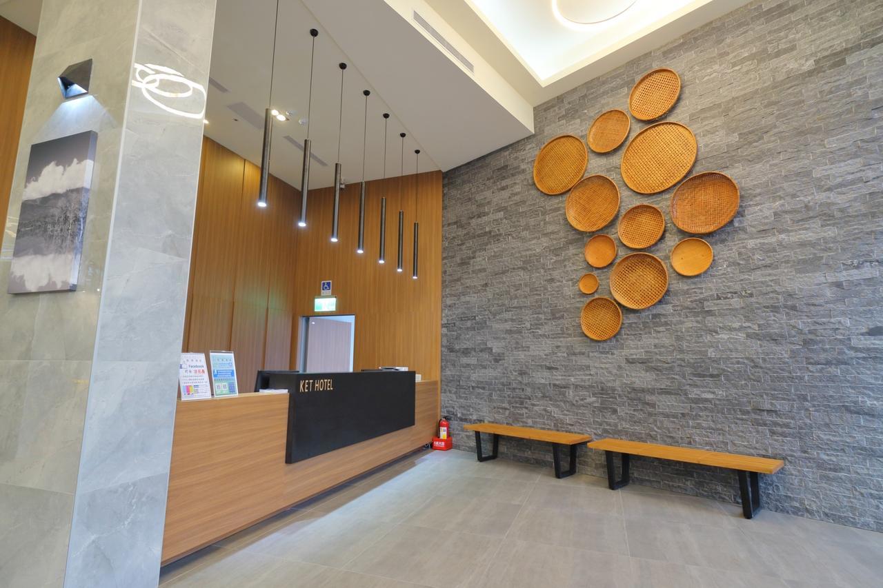 Ket Hotel Yuli Esterno foto