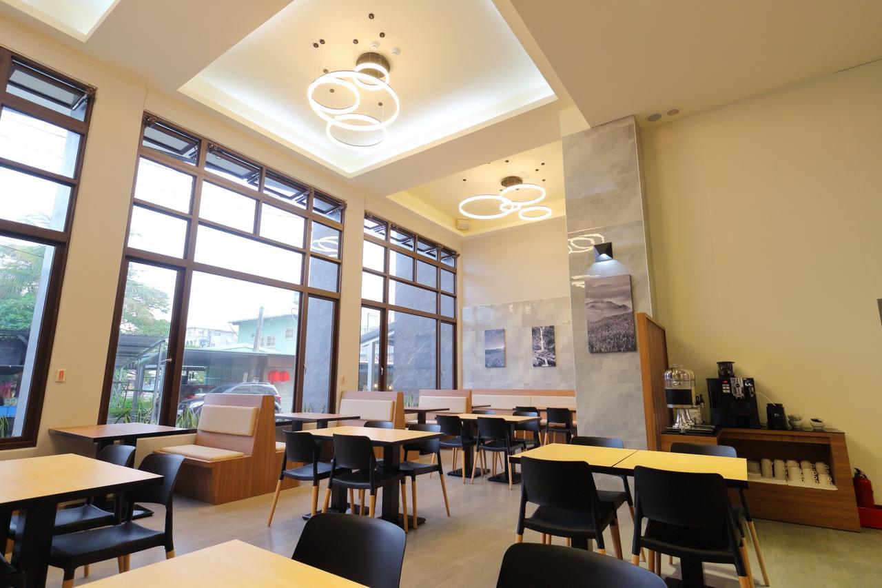 Ket Hotel Yuli Esterno foto