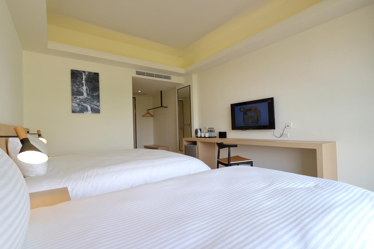 Ket Hotel Yuli Esterno foto