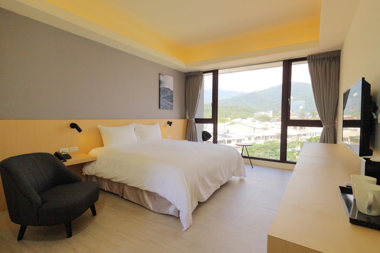 Ket Hotel Yuli Esterno foto