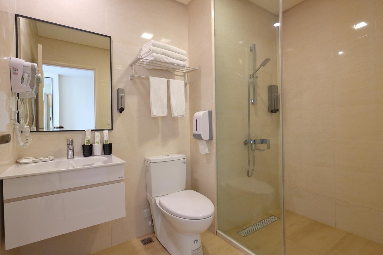 Ket Hotel Yuli Esterno foto
