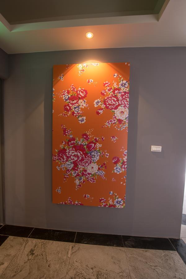 Ket Hotel Yuli Esterno foto