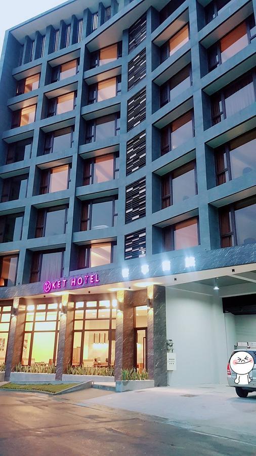Ket Hotel Yuli Esterno foto