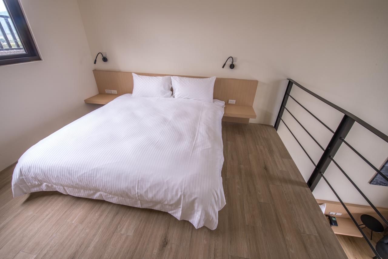 Ket Hotel Yuli Esterno foto